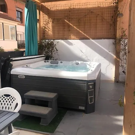 Villa Beautiful Five Bedroom Three Bathroom Entire