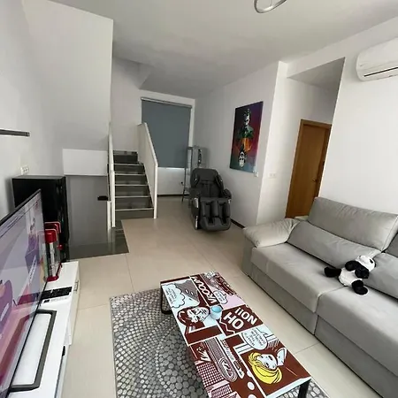 Beautiful Five Bedroom Three Bathroom Entire Málaga