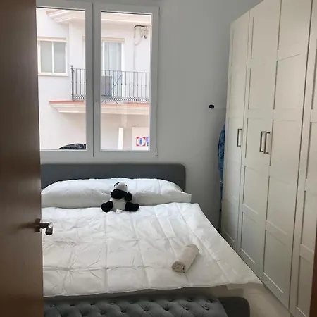 Beautiful Five Bedroom Three Bathroom Entire Villa Málaga