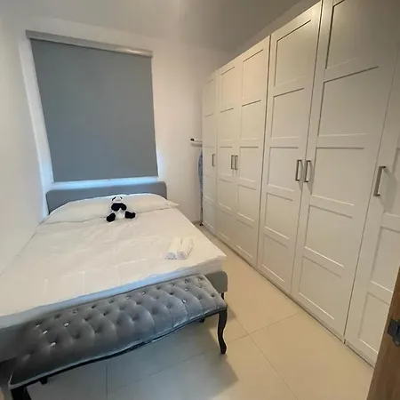 Beautiful Five Bedroom Three Bathroom Entire * Málaga