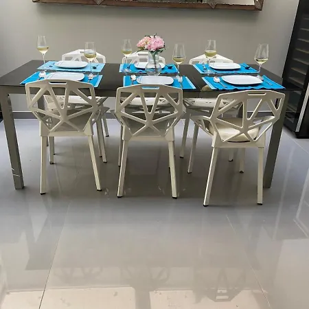 Beautiful Five Bedroom Three Bathroom Entire * Málaga