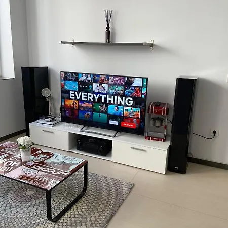 Beautiful Five Bedroom Three Bathroom Entire Villa